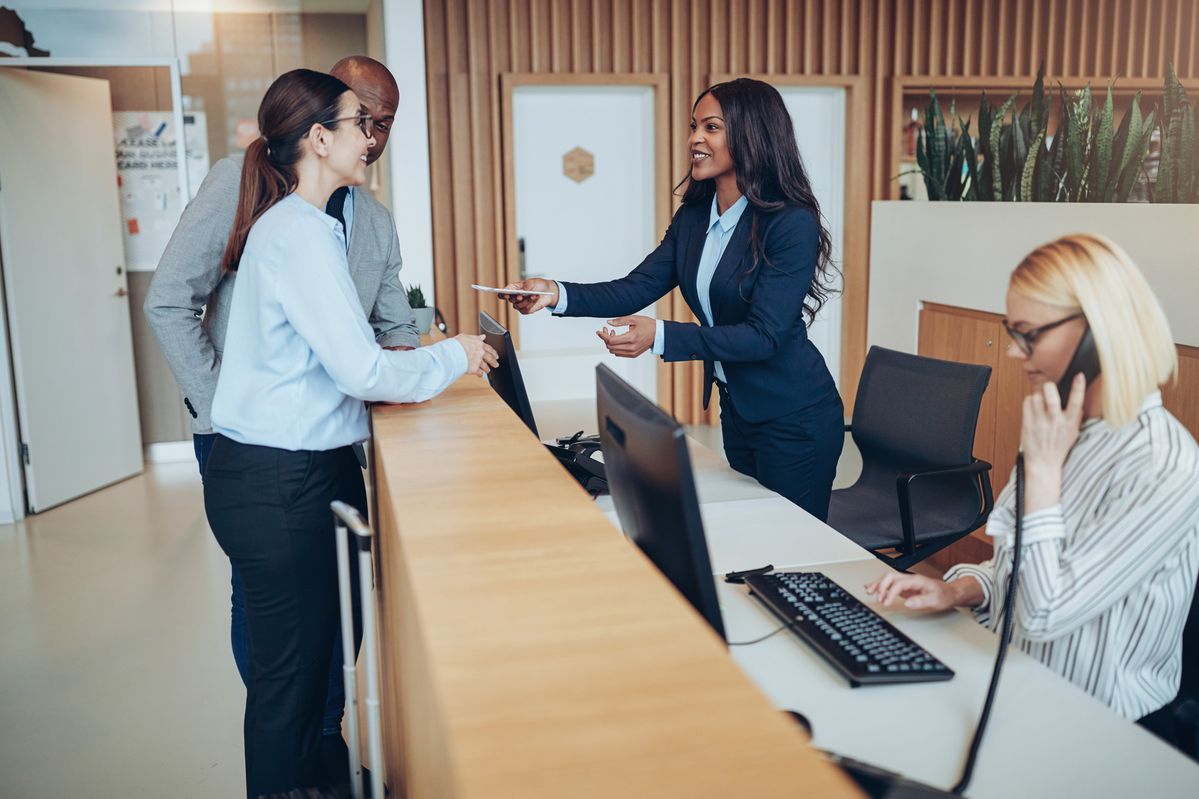 How A Checking Account Helps Manage Daily Expenses